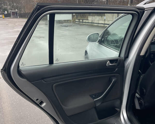 Сірий Фольксваген Гольф, об'ємом двигуна 1.6 л та пробігом 198 тис. км за 8200 $, фото 22 на Automoto.ua