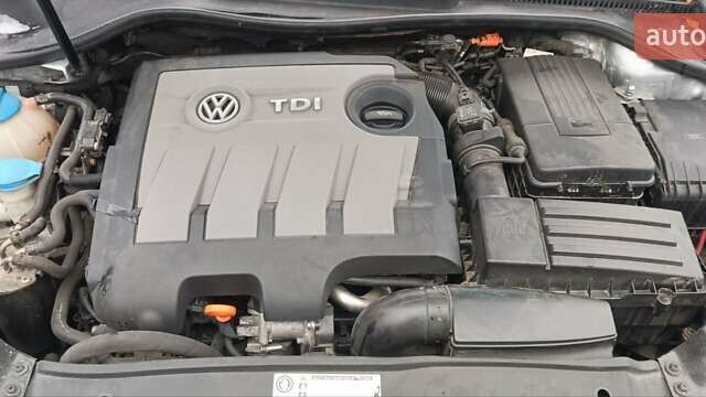 Серый Фольксваген Гольф, объемом двигателя 1.6 л и пробегом 189 тыс. км за 9200 $, фото 3 на Automoto.ua