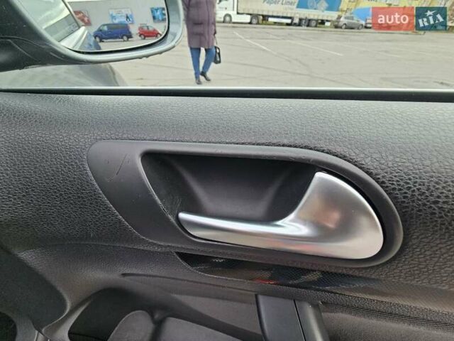 Серый Фольксваген Гольф, объемом двигателя 1.39 л и пробегом 266 тыс. км за 9000 $, фото 41 на Automoto.ua