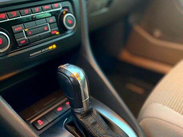 Серый Фольксваген Гольф, объемом двигателя 1.4 л и пробегом 170 тыс. км за 9400 $, фото 3 на Automoto.ua