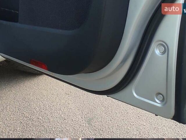 Серый Фольксваген Гольф, объемом двигателя 1.6 л и пробегом 257 тыс. км за 8000 $, фото 44 на Automoto.ua