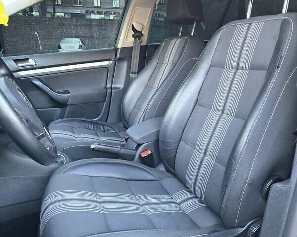 Сірий Фольксваген Гольф, об'ємом двигуна 1.39 л та пробігом 208 тис. км за 7999 $, фото 40 на Automoto.ua