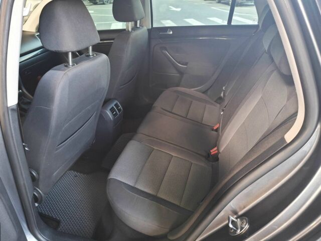 Серый Фольксваген Гольф, объемом двигателя 1.6 л и пробегом 273 тыс. км за 7500 $, фото 13 на Automoto.ua