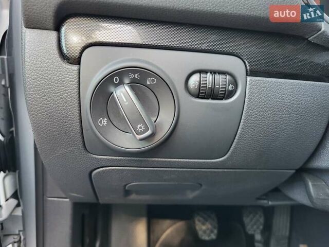 Серый Фольксваген Гольф, объемом двигателя 1.4 л и пробегом 202 тыс. км за 7800 $, фото 26 на Automoto.ua