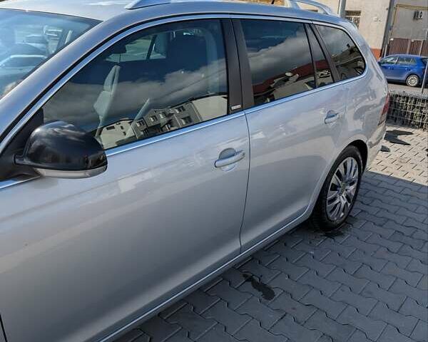 Серый Фольксваген Гольф, объемом двигателя 1.6 л и пробегом 184 тыс. км за 7750 $, фото 17 на Automoto.ua