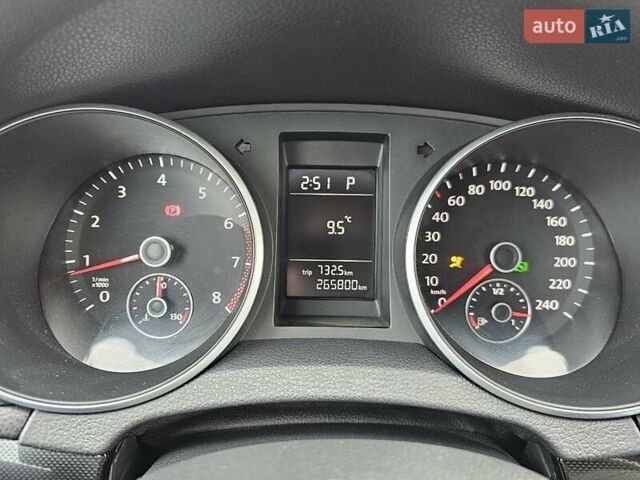 Серый Фольксваген Гольф, объемом двигателя 1.39 л и пробегом 266 тыс. км за 9000 $, фото 33 на Automoto.ua