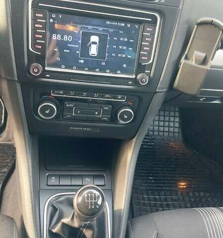 Сірий Фольксваген Гольф, об'ємом двигуна 1.6 л та пробігом 239 тис. км за 8599 $, фото 11 на Automoto.ua