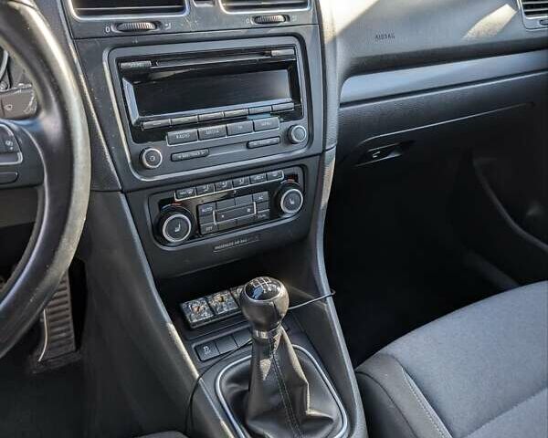 Серый Фольксваген Гольф, объемом двигателя 1.6 л и пробегом 184 тыс. км за 7750 $, фото 25 на Automoto.ua