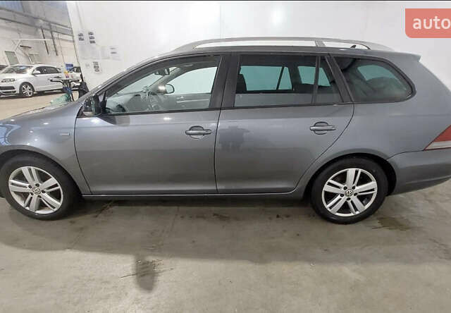 Серый Фольксваген Гольф, объемом двигателя 1.4 л и пробегом 217 тыс. км за 8000 $, фото 1 на Automoto.ua