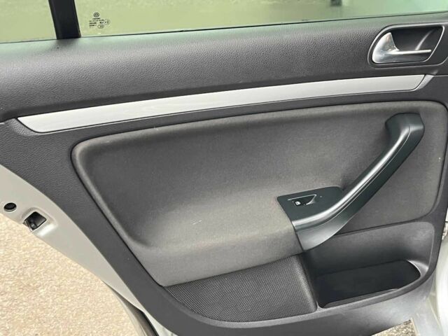 Сірий Фольксваген Гольф, об'ємом двигуна 1.4 л та пробігом 267 тис. км за 6390 $, фото 20 на Automoto.ua