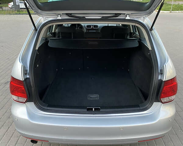 Серый Фольксваген Гольф, объемом двигателя 1.6 л и пробегом 198 тыс. км за 8200 $, фото 12 на Automoto.ua