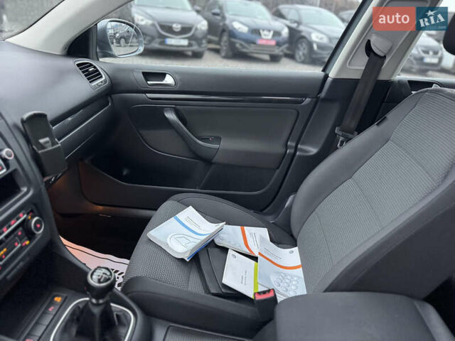 Сірий Фольксваген Гольф, об'ємом двигуна 1.6 л та пробігом 220 тис. км за 7950 $, фото 25 на Automoto.ua