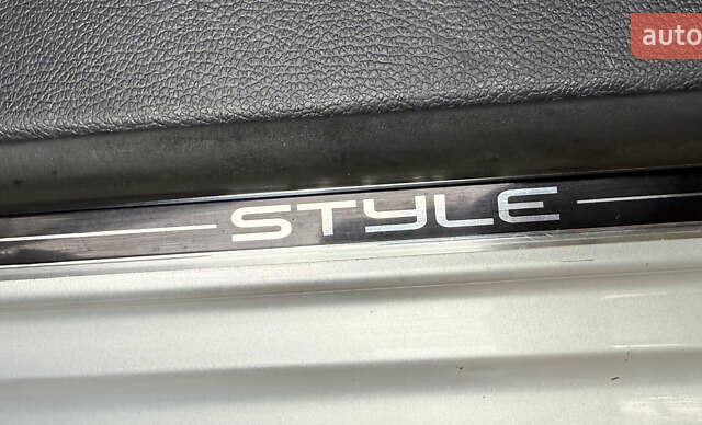 Серый Фольксваген Гольф, объемом двигателя 1.6 л и пробегом 270 тыс. км за 8500 $, фото 19 на Automoto.ua