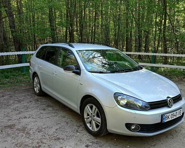 Серый Фольксваген Гольф, объемом двигателя 1.6 л и пробегом 233 тыс. км за 8800 $, фото 1 на Automoto.ua