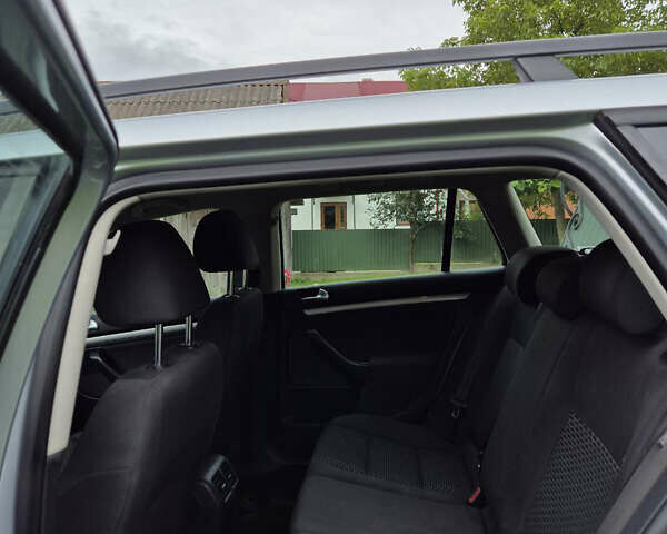 Серый Фольксваген Гольф, объемом двигателя 1.6 л и пробегом 219 тыс. км за 8888 $, фото 14 на Automoto.ua