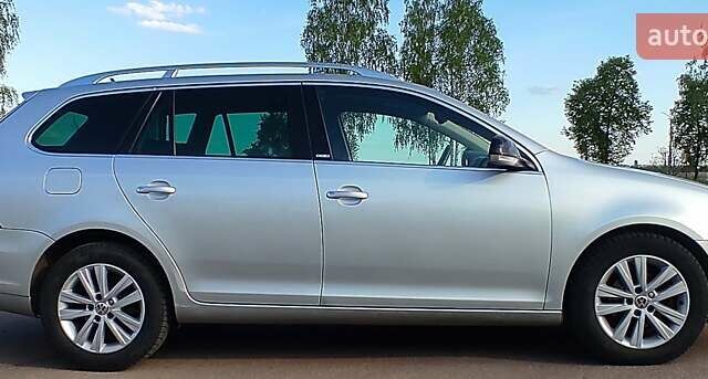 Серый Фольксваген Гольф, объемом двигателя 1.6 л и пробегом 257 тыс. км за 8000 $, фото 2 на Automoto.ua