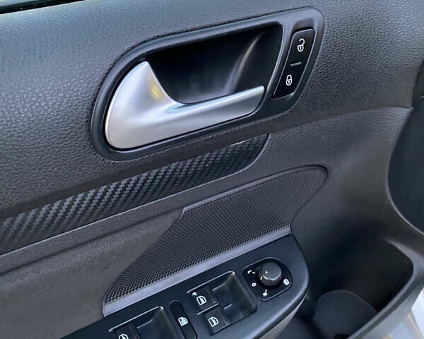 Серый Фольксваген Гольф, объемом двигателя 1.6 л и пробегом 198 тыс. км за 8200 $, фото 27 на Automoto.ua