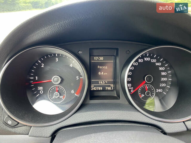 Серый Фольксваген Гольф, объемом двигателя 1.6 л и пробегом 242 тыс. км за 7800 $, фото 18 на Automoto.ua