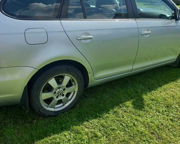 Серый Фольксваген Гольф, объемом двигателя 1.6 л и пробегом 198 тыс. км за 7100 $, фото 2 на Automoto.ua