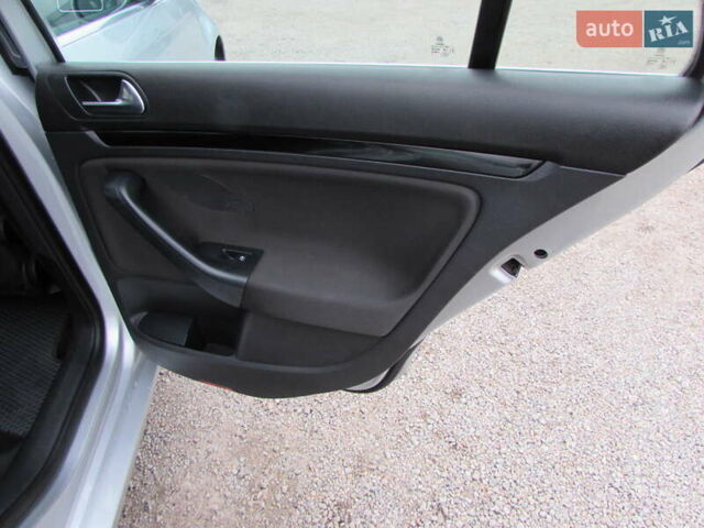 Серый Фольксваген Гольф, объемом двигателя 1.2 л и пробегом 200 тыс. км за 8400 $, фото 14 на Automoto.ua