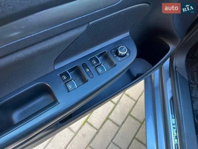 Серый Фольксваген Гольф, объемом двигателя 1.97 л и пробегом 300 тыс. км за 9200 $, фото 22 на Automoto.ua