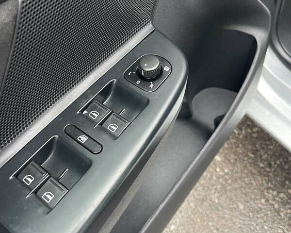 Сірий Фольксваген Гольф, об'ємом двигуна 1.6 л та пробігом 198 тис. км за 8200 $, фото 24 на Automoto.ua