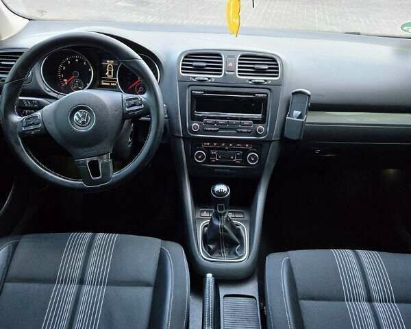 Сірий Фольксваген Гольф, об'ємом двигуна 1.39 л та пробігом 208 тис. км за 7999 $, фото 51 на Automoto.ua