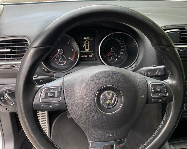 Серый Фольксваген Гольф, объемом двигателя 1.6 л и пробегом 242 тыс. км за 7800 $, фото 9 на Automoto.ua