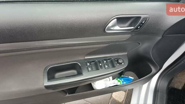 Серый Фольксваген Гольф, объемом двигателя 1.6 л и пробегом 189 тыс. км за 9200 $, фото 17 на Automoto.ua