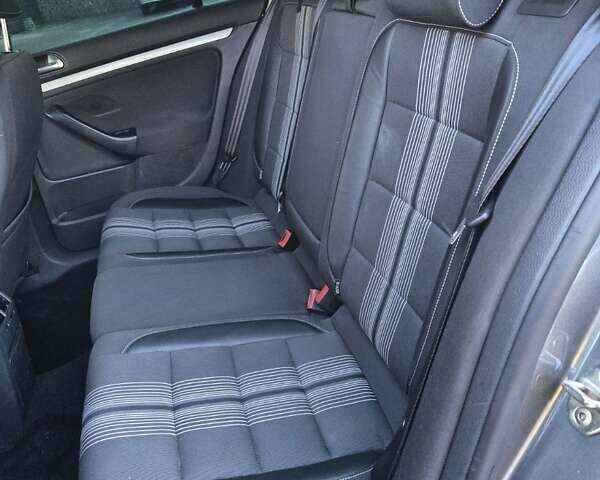 Сірий Фольксваген Гольф, об'ємом двигуна 1.39 л та пробігом 208 тис. км за 7999 $, фото 48 на Automoto.ua