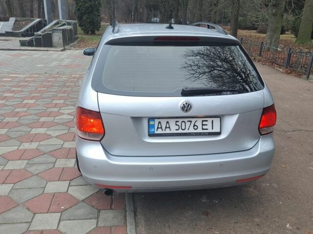 Серый Фольксваген Гольф, объемом двигателя 1.6 л и пробегом 310 тыс. км за 7200 $, фото 5 на Automoto.ua