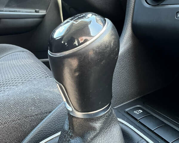 Сірий Фольксваген Гольф, об'ємом двигуна 1.6 л та пробігом 240 тис. км за 7500 $, фото 12 на Automoto.ua