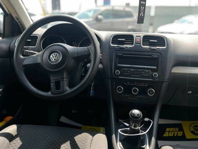 Серый Фольксваген Гольф, объемом двигателя 1.6 л и пробегом 333 тыс. км за 7500 $, фото 16 на Automoto.ua