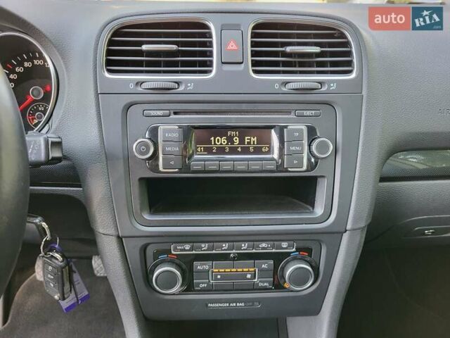 Серый Фольксваген Гольф, объемом двигателя 1.4 л и пробегом 202 тыс. км за 7800 $, фото 24 на Automoto.ua