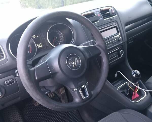 Серый Фольксваген Гольф, объемом двигателя 1.6 л и пробегом 326 тыс. км за 6550 $, фото 2 на Automoto.ua