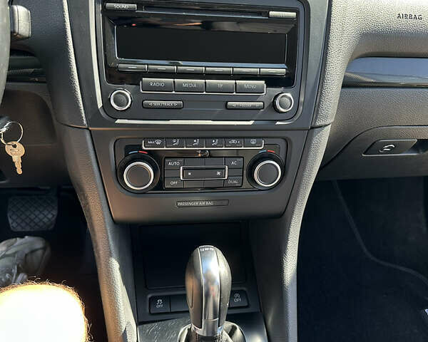 Серый Фольксваген Гольф, объемом двигателя 1.6 л и пробегом 234 тыс. км за 9500 $, фото 16 на Automoto.ua