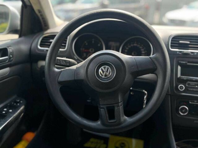 Серый Фольксваген Гольф, объемом двигателя 1.6 л и пробегом 333 тыс. км за 7500 $, фото 13 на Automoto.ua