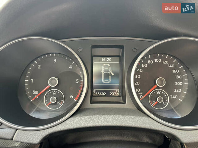 Серый Фольксваген Гольф, объемом двигателя 1.6 л и пробегом 266 тыс. км за 8700 $, фото 5 на Automoto.ua