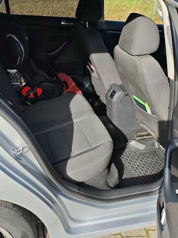 Сірий Фольксваген Гольф, об'ємом двигуна 1.6 л та пробігом 274 тис. км за 7800 $, фото 10 на Automoto.ua