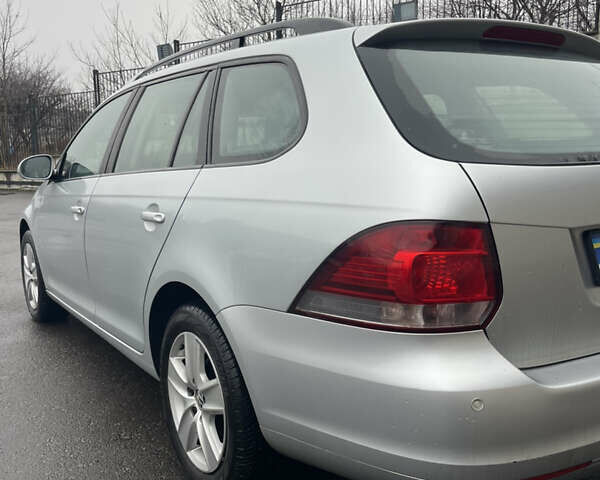 Сірий Фольксваген Гольф, об'ємом двигуна 1.6 л та пробігом 198 тис. км за 8200 $, фото 5 на Automoto.ua