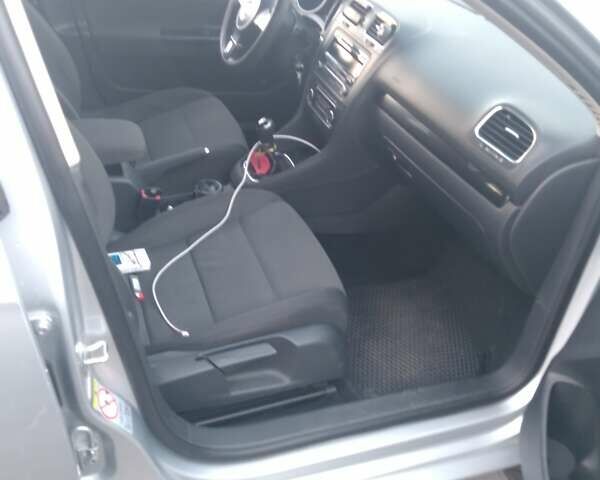 Серый Фольксваген Гольф, объемом двигателя 1.6 л и пробегом 326 тыс. км за 6550 $, фото 4 на Automoto.ua