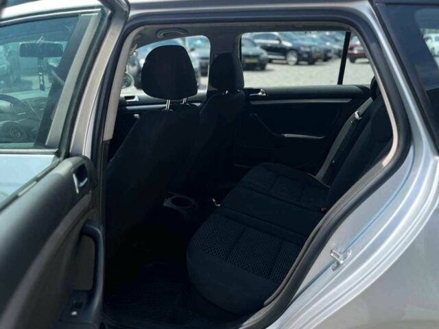 Серый Фольксваген Гольф, объемом двигателя 1.6 л и пробегом 333 тыс. км за 7500 $, фото 22 на Automoto.ua