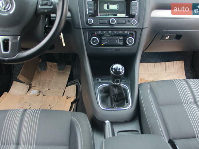 Серый Фольксваген Гольф, объемом двигателя 2 л и пробегом 175 тыс. км за 11990 $, фото 33 на Automoto.ua