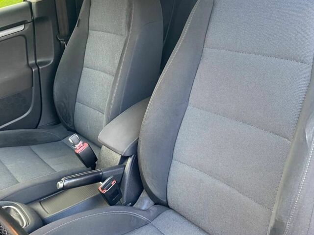 Серый Фольксваген Гольф, объемом двигателя 2 л и пробегом 246 тыс. км за 9500 $, фото 5 на Automoto.ua