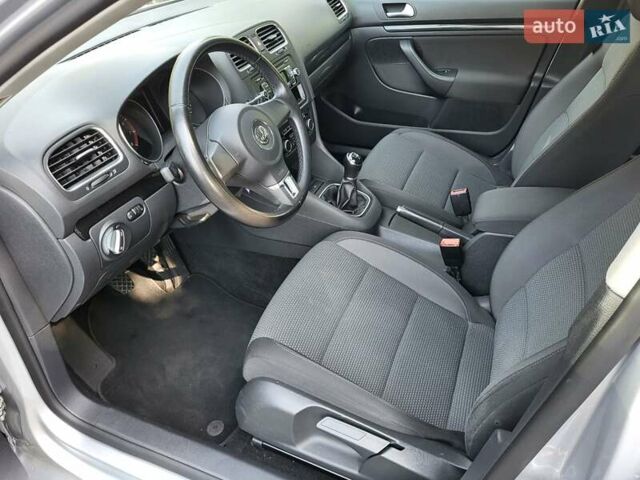 Серый Фольксваген Гольф, объемом двигателя 1.4 л и пробегом 202 тыс. км за 7800 $, фото 16 на Automoto.ua