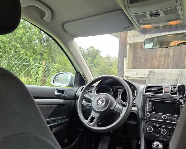 Серый Фольксваген Гольф, объемом двигателя 1.6 л и пробегом 219 тыс. км за 8888 $, фото 13 на Automoto.ua