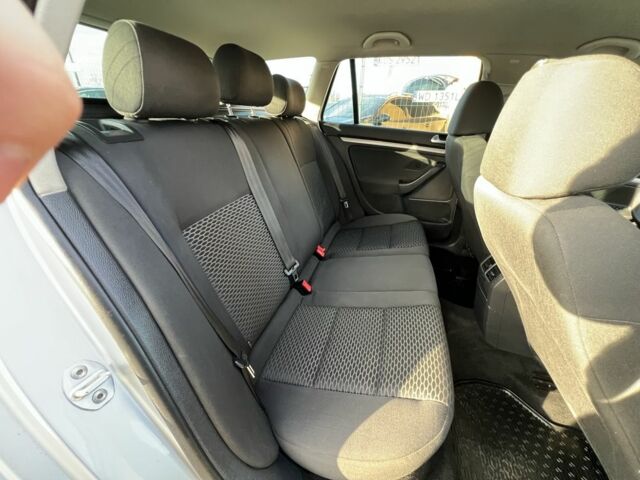 Сірий Фольксваген Гольф, об'ємом двигуна 1.6 л та пробігом 188 тис. км за 7999 $, фото 16 на Automoto.ua