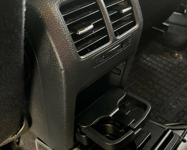 Сірий Фольксваген Гольф, об'ємом двигуна 1.6 л та пробігом 212 тис. км за 8900 $, фото 23 на Automoto.ua