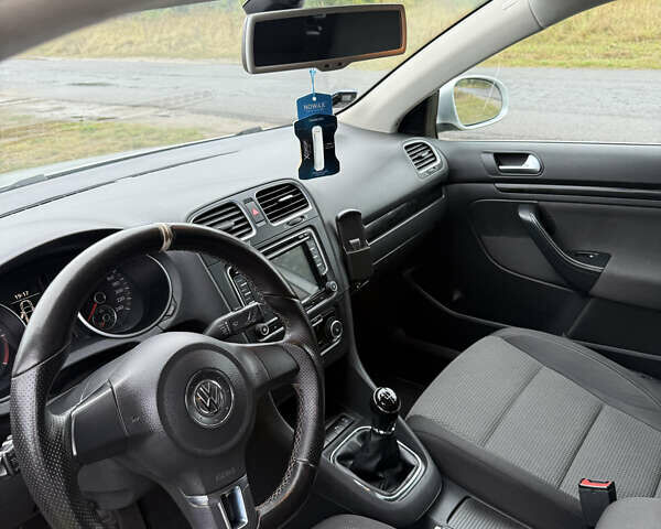 Серый Фольксваген Гольф, объемом двигателя 1.6 л и пробегом 270 тыс. км за 8300 $, фото 9 на Automoto.ua