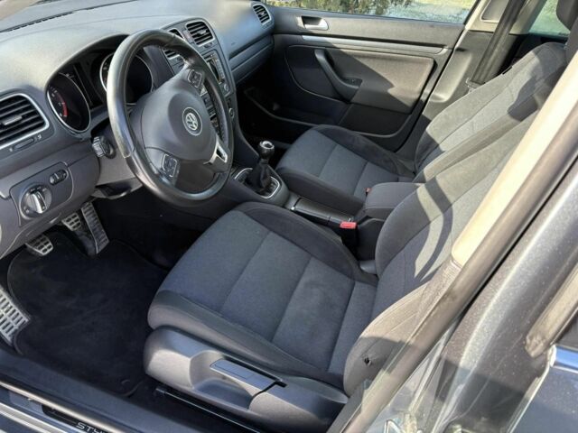 Серый Фольксваген Гольф, объемом двигателя 1.4 л и пробегом 194 тыс. км за 8500 $, фото 5 на Automoto.ua